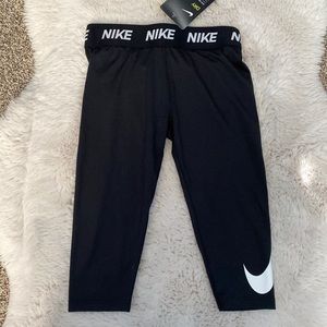 NWT NIKE DRI-FIT Girls Size 6X Black Capri Leggings